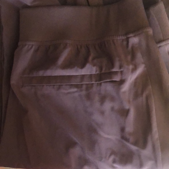 Athleta women’s brown pants size 12/T. four pocket like new condition - Picture 3 of 5